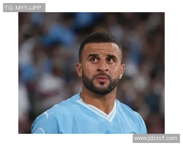 足球明星沃克精彩瞬间视频回顾展现其场上风采与个人魅力